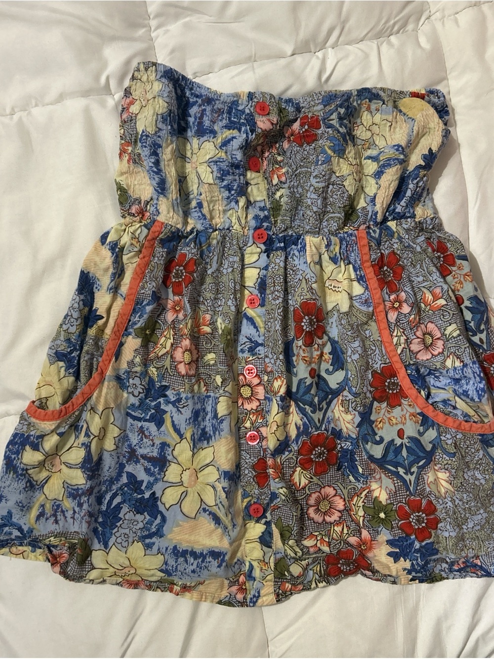 Tub top with pockets